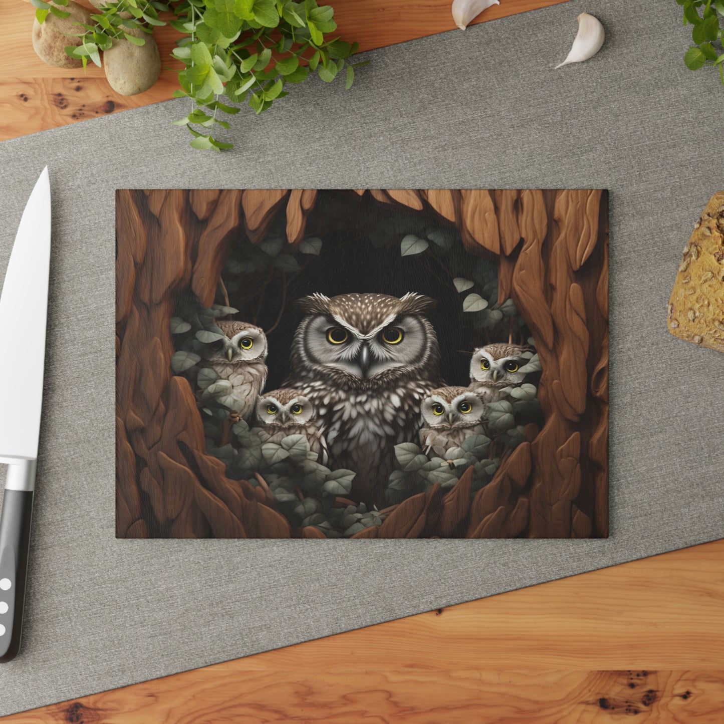 Owl Family Glass Cutting Board, Artistic Kitchen Decor, Gift for Animal Lovers, Nature-Inspired Home Accent, Unique Culinary Gift